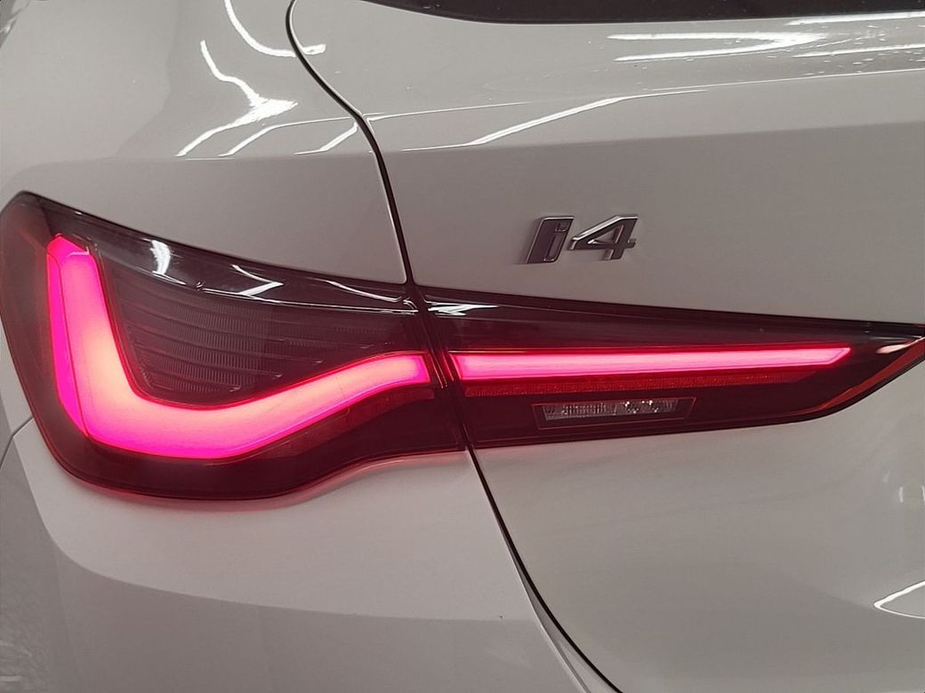 2026 BMW i4
