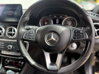 2017 Mercedes-Benz A 180