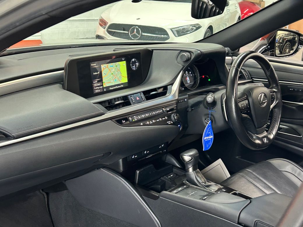 2020 Lexus ES 300h