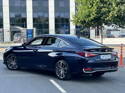 2024 Lexus ES 300h