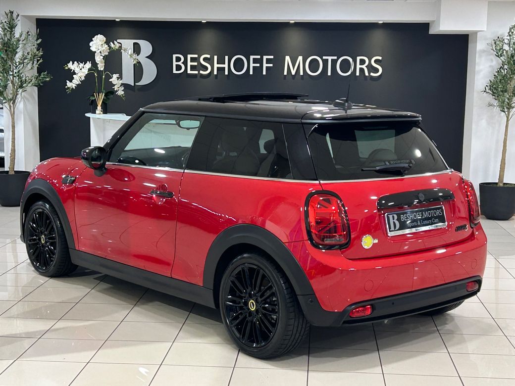 2022 Mini Hatch