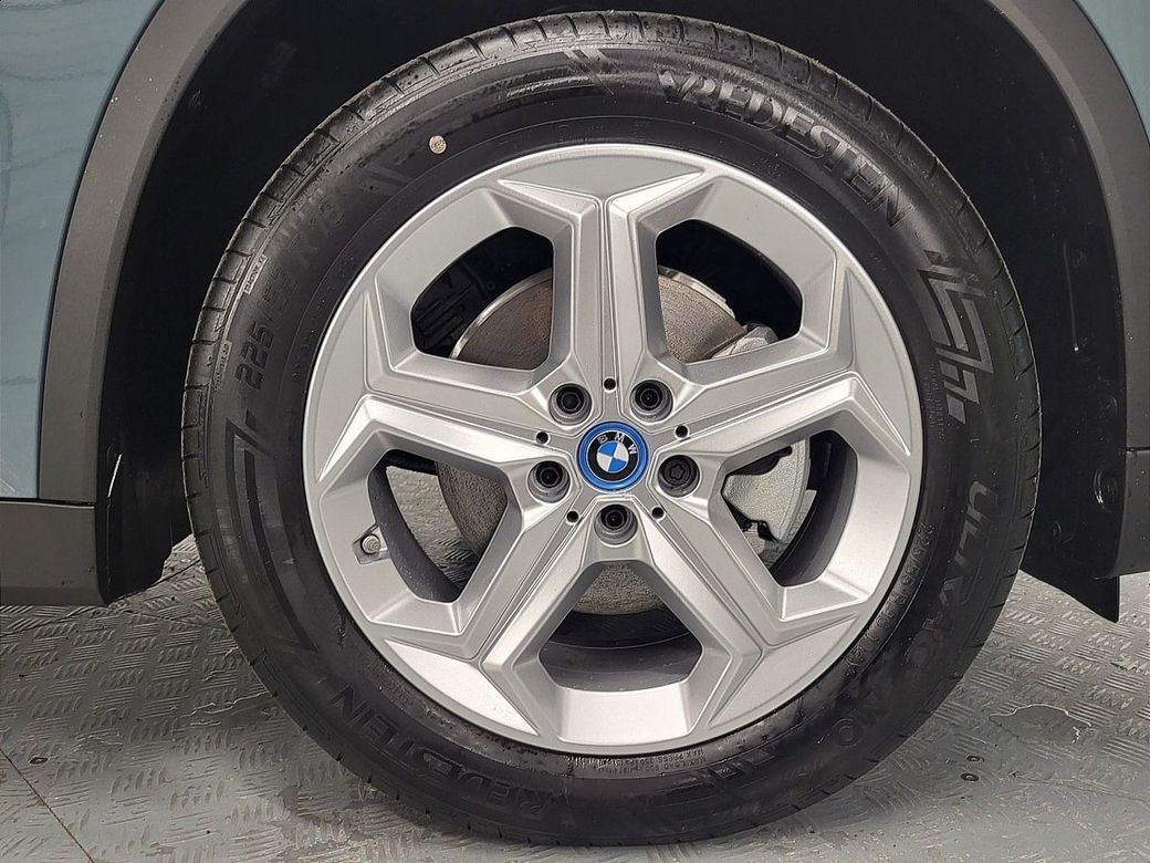 2025 BMW iX1