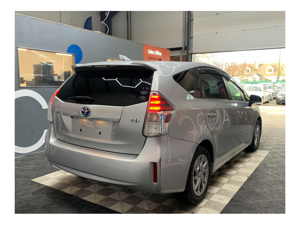 2019 Toyota Prius Alpha