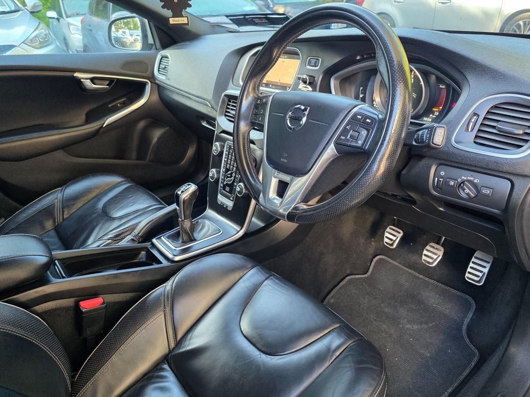 2017 Volvo V40