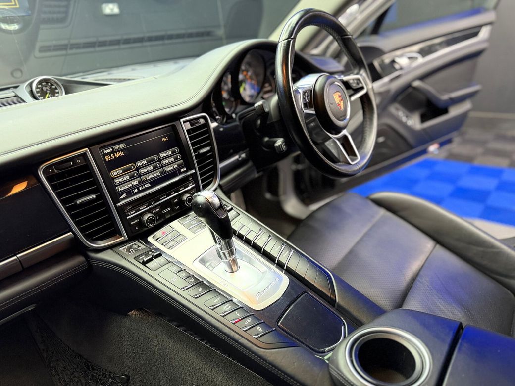 2016 Porsche Panamera