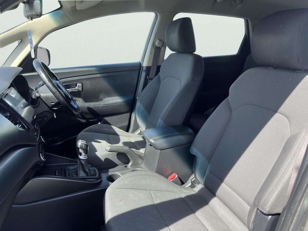 2014 Kia Carens
