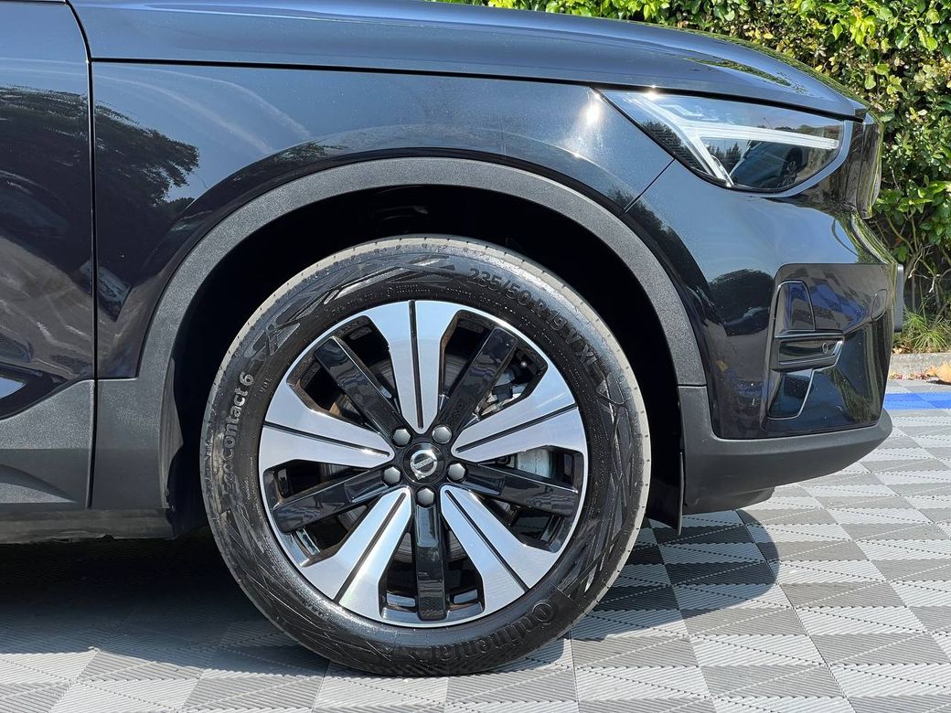 2023 Volvo C40