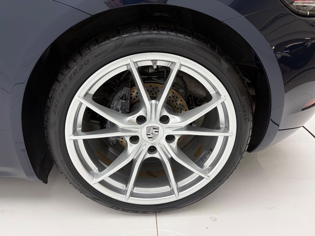 2022 Porsche Cayman