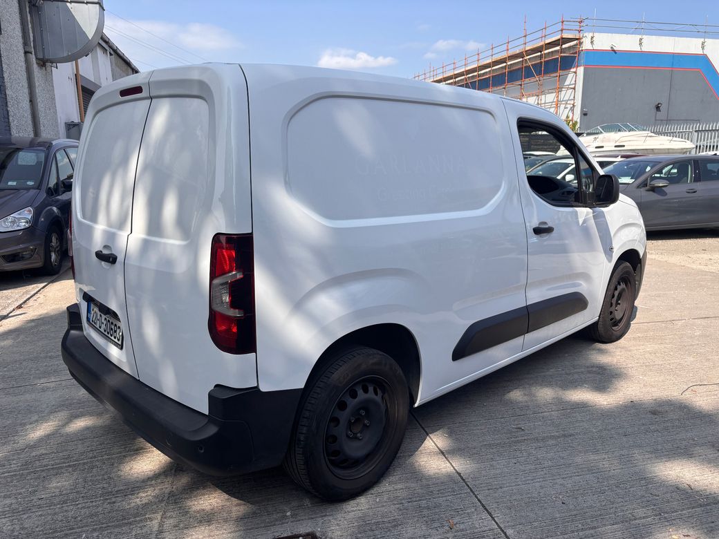 2022 Peugeot Partner