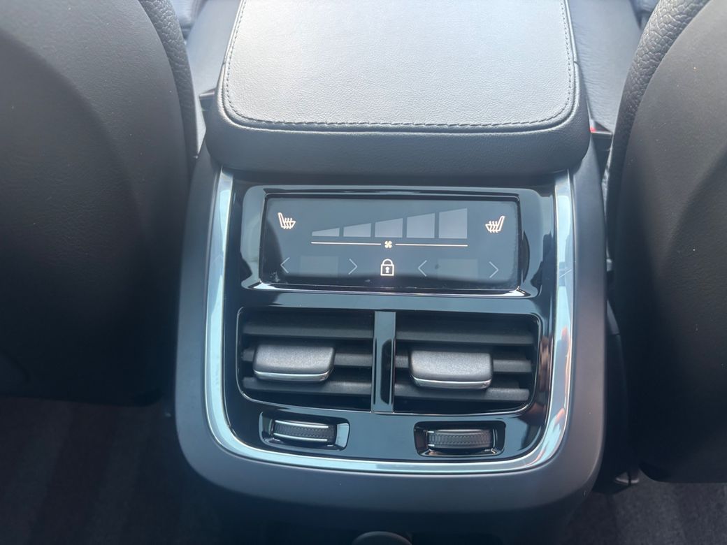 2023 Volvo XC90
