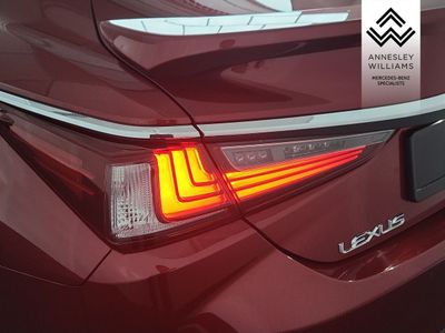 2021 Lexus ES 300h