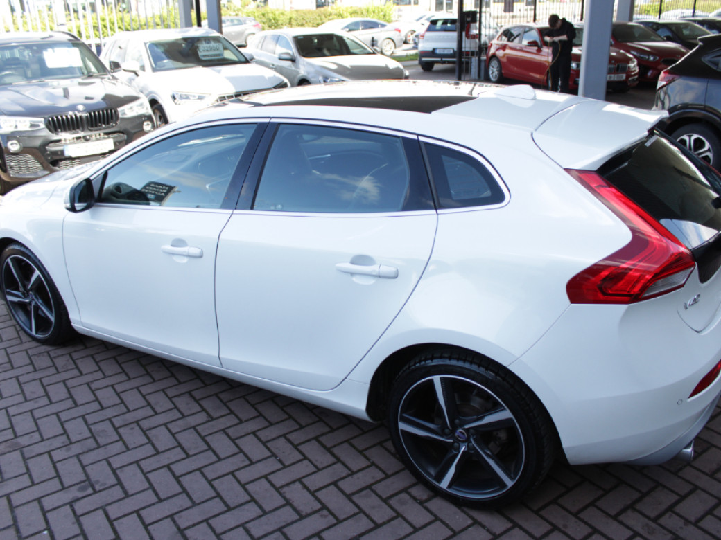 2016 Volvo V40