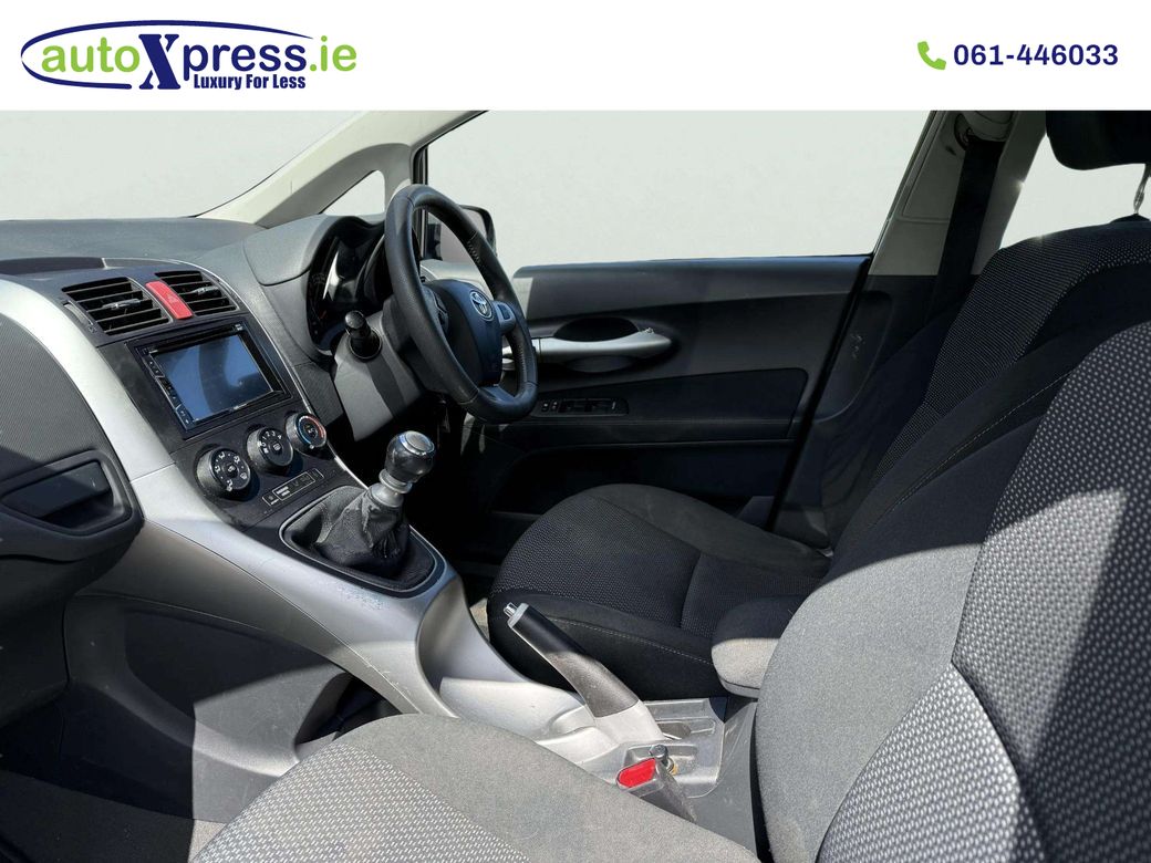 2011 Toyota Auris