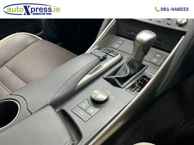 2019 Lexus IS 300h