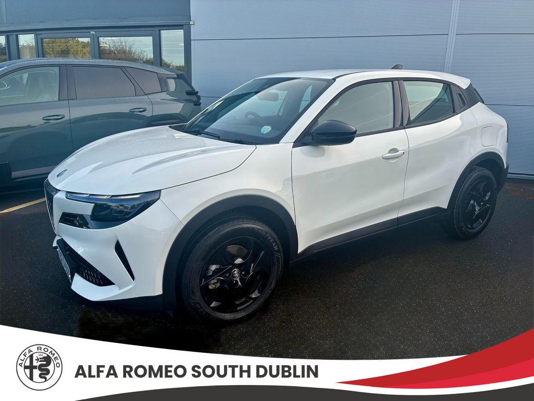 2025 Alfa Romeo Junior