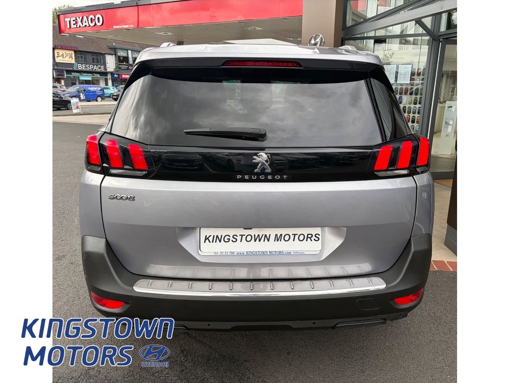 2021 Peugeot 5008