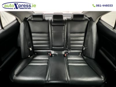 2015 Lexus IS 300h