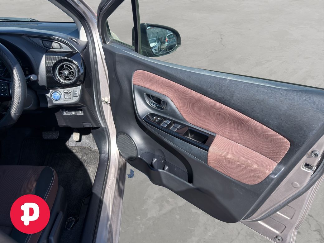 2017 Toyota Vitz