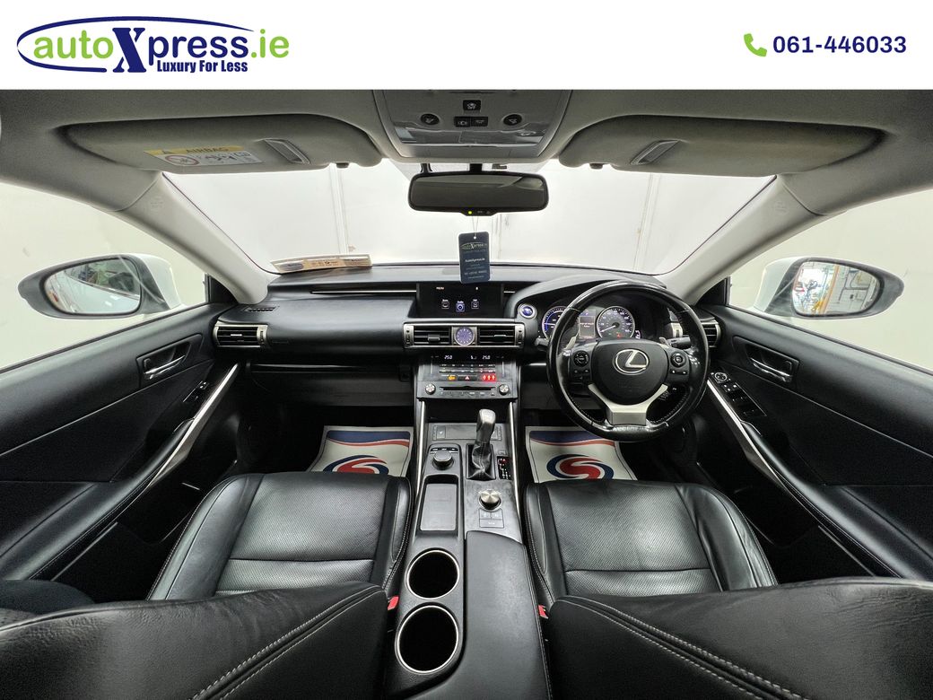 2015 Lexus IS 300h