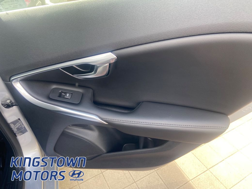 2016 Volvo V40