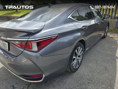 2020 Lexus ES 300h