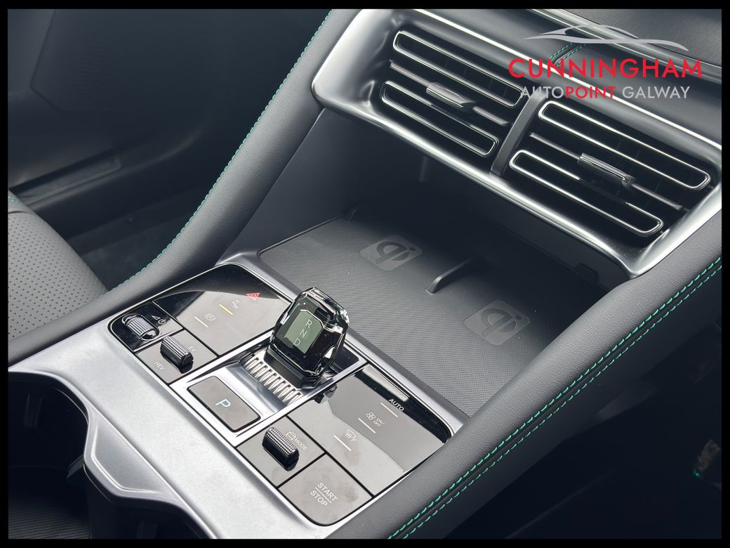 2025 BYD Seal U