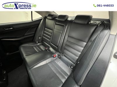 2015 Lexus IS 300h