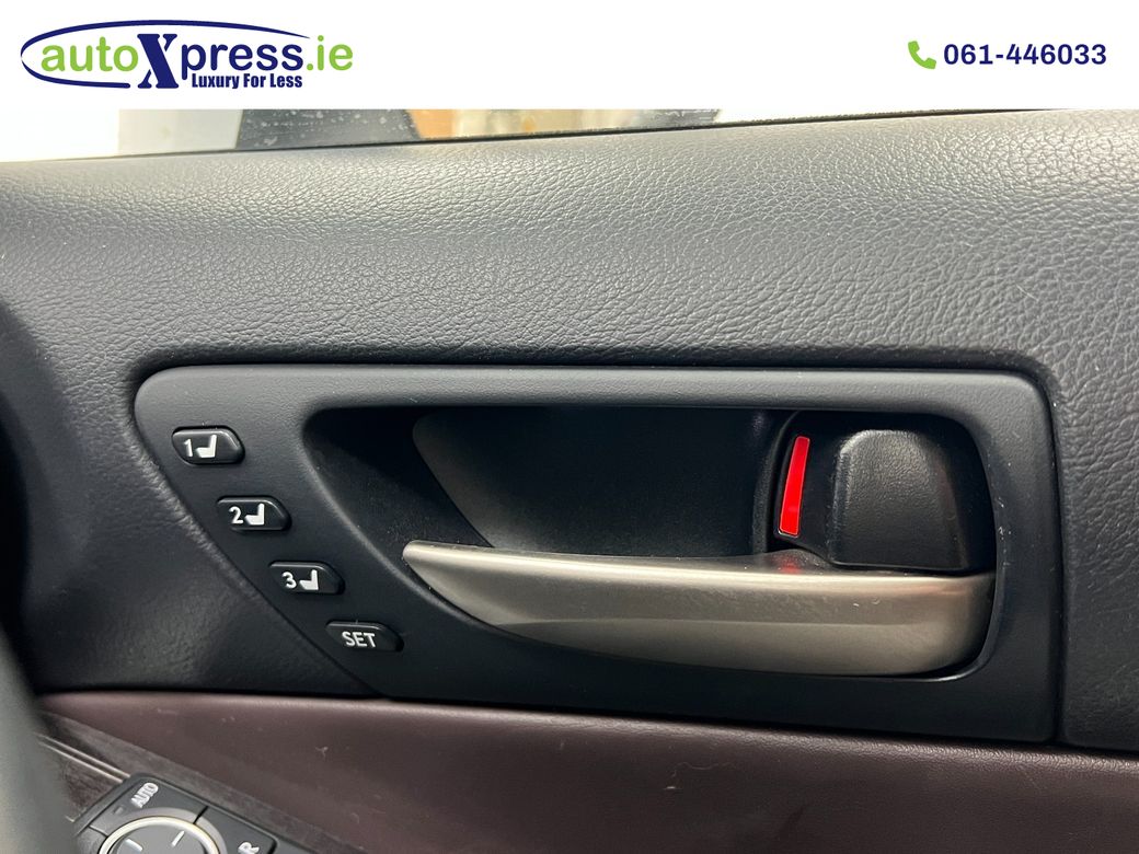 2019 Lexus IS 300h