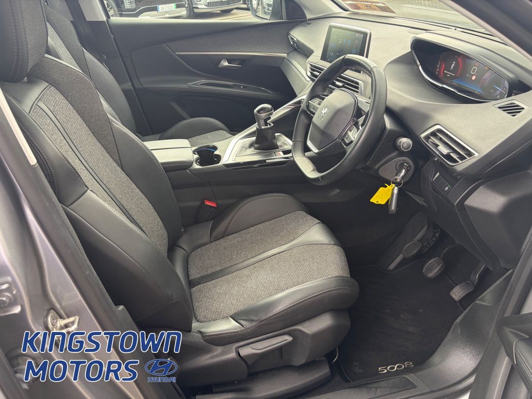 2021 Peugeot 5008