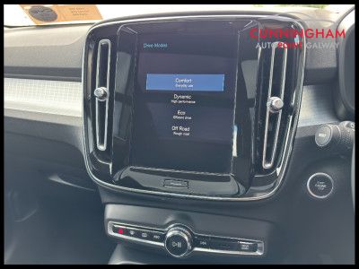 2022 Volvo XC40