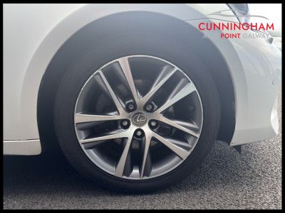 2018 Lexus IS 300h