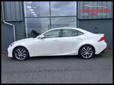 2018 Lexus IS 300h