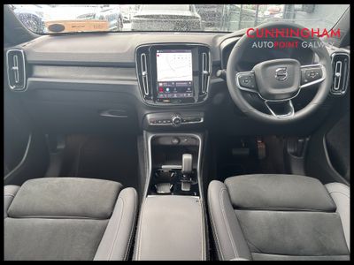 2022 Volvo XC40