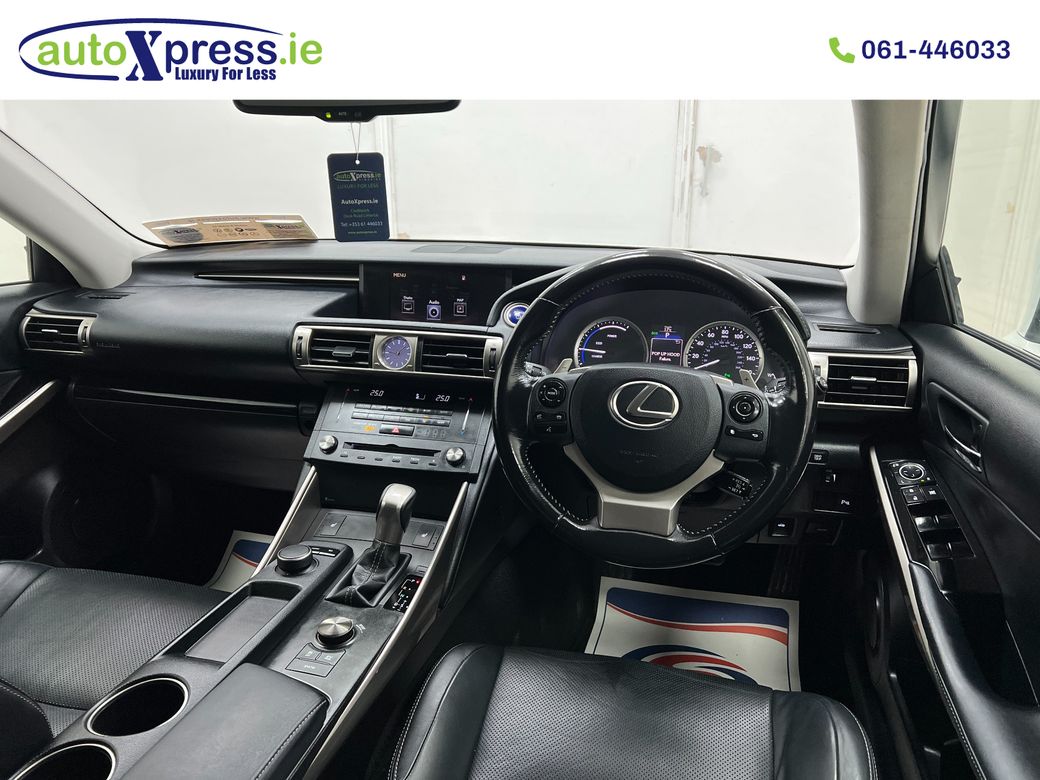 2015 Lexus IS 300h
