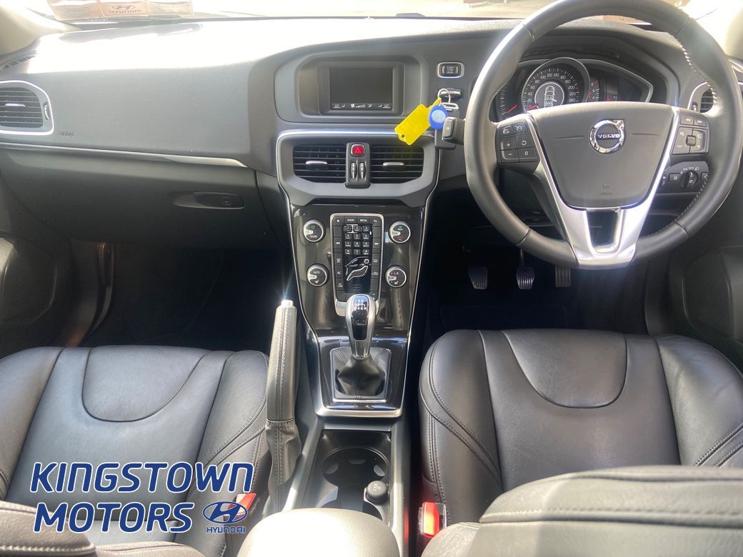 2016 Volvo V40
