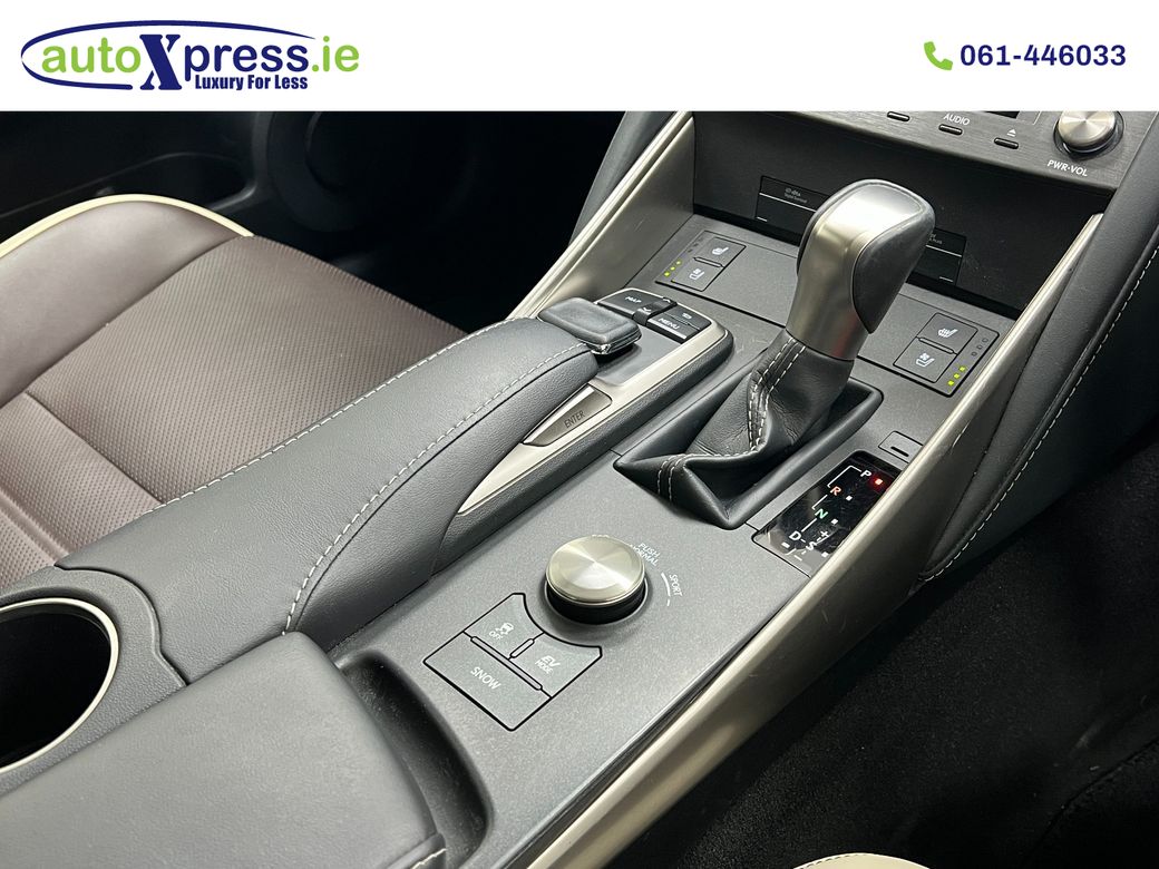 2019 Lexus IS 300h