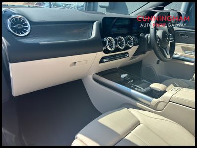 2021 Mercedes-Benz EQA