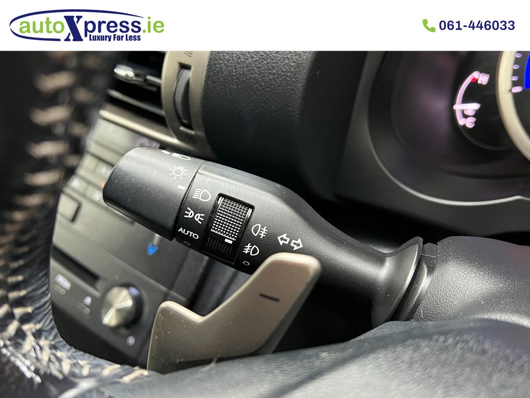 2015 Lexus IS 300h