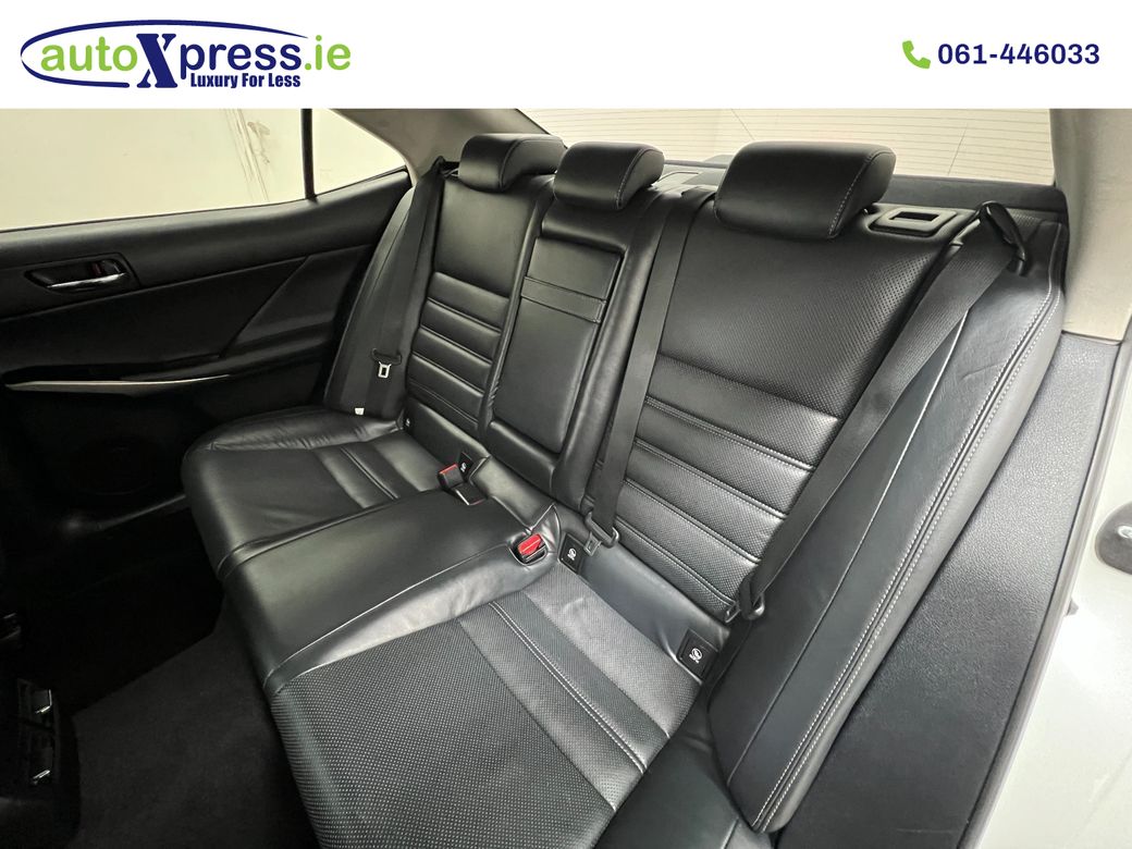 2015 Lexus IS 300h