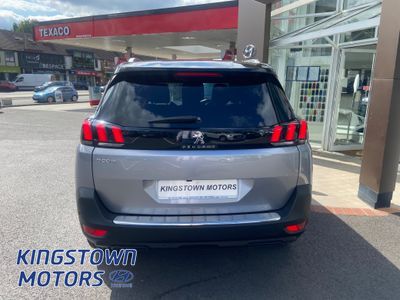 2023 Peugeot 5008