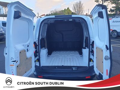 2022 Ford Transit Courier