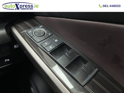 2019 Lexus IS 300h