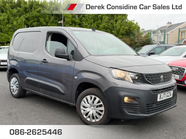 vehicle for sale from Derek Considine Car Sales Ltd