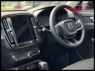 2022 Volvo XC40