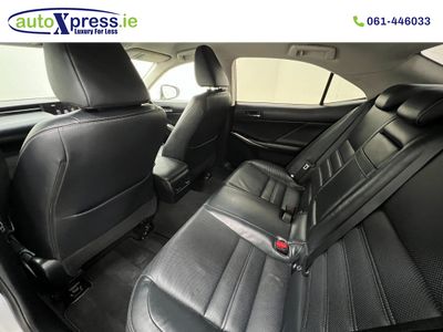2015 Lexus IS 300h