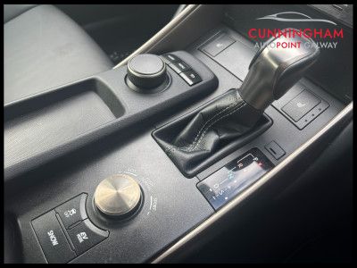 2018 Lexus IS 300h