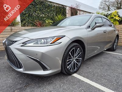 2023 Lexus ES 300h