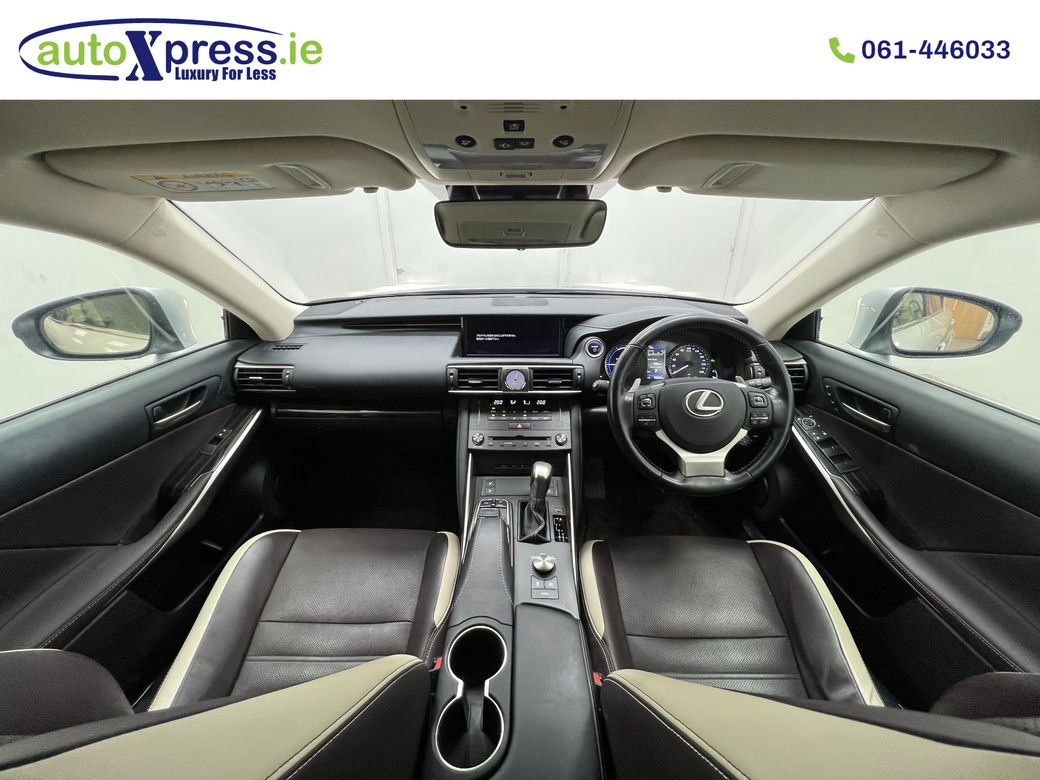 2019 Lexus IS 300h