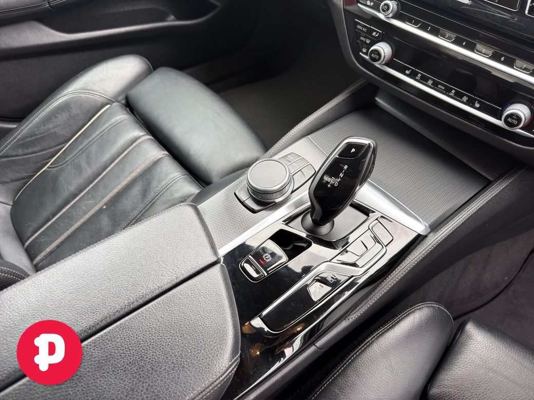 2021 BMW 530