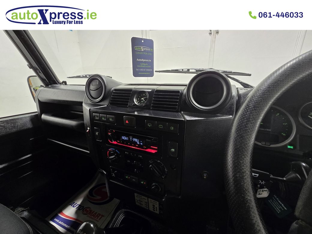 2014 Land Rover Defender 90